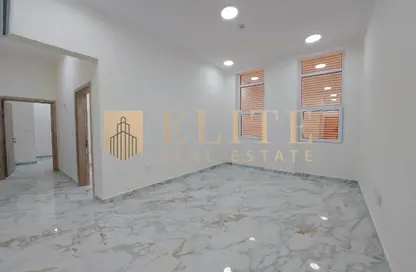 Apartment - 2 Bedrooms - 3 Bathrooms for rent in Salwa Road - Al Aziziyah - Doha