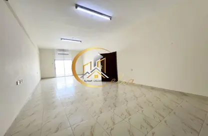 شقة - 2 غرف نوم - 2 حمامات للايجار في شارع الجزيره - فريج بن محمود الشمالي - فريج بن محمود - الدوحة