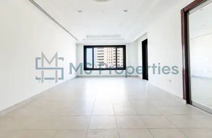 Apartment - 2 Bedrooms - 3 Bathrooms for rent in West Porto Drive - Porto Arabia - The Pearl Island - Doha