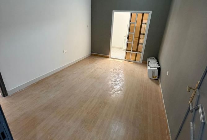 1000910 - Property Image 3