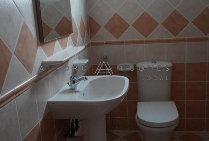905144 - Property Image 2