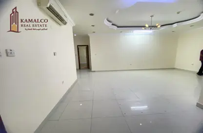 شقة - 2 غرف نوم - 2 حمامات للايجار في فريج عبد العزيز - فريج عبد العزيز - الدوحة