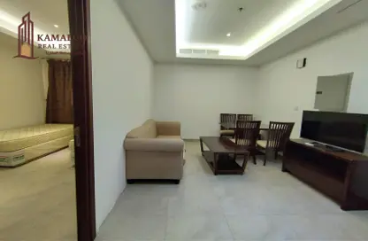 Apartment - 2 Bedrooms - 2 Bathrooms for rent in Umm Ghwailina Comm - Umm Ghuwalina - Umm Ghuwailina - Doha