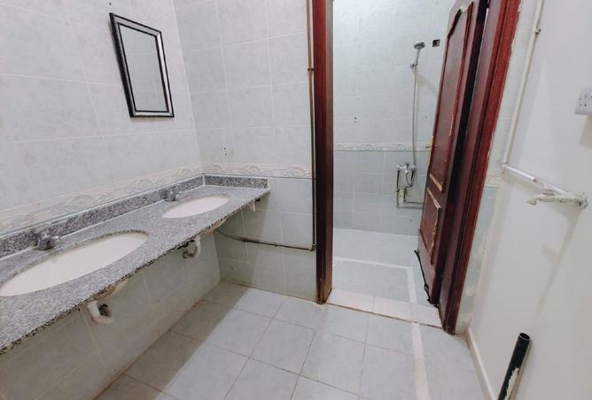 930219 - Property Image 2