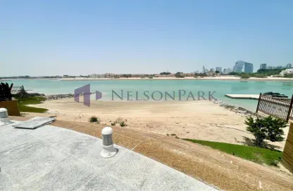 فيلا - 4 غرف نوم - 4 حمامات للايجار في البوابة الشرقية - بحيرة وست لاجون - الدوحة