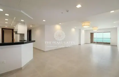 Apartment - 2 Bedrooms - 3 Bathrooms for rent in Al Mutahidah Tower - Viva Bahriyah - The Pearl Island - Doha