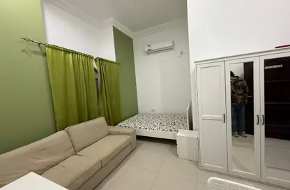 Villa - Studio - 1 Bathroom for rent in Abu Hamour - Doha