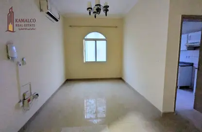 Apartment - 2 Bedrooms - 2 Bathrooms for rent in Umm Ghuwailina - Doha