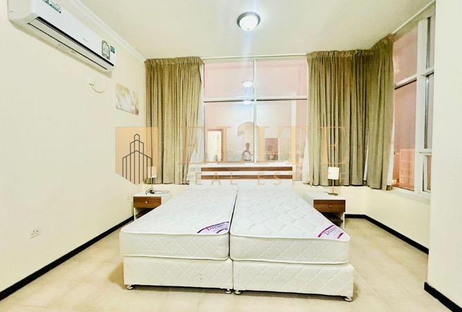 983208 - Property Main Image