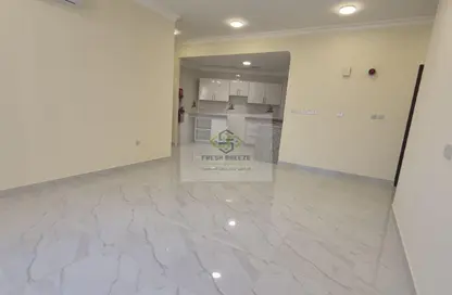 شقة - 3 غرف نوم - 2 حمامات للايجار في شقق مشيرب - مشيرب - الدوحة