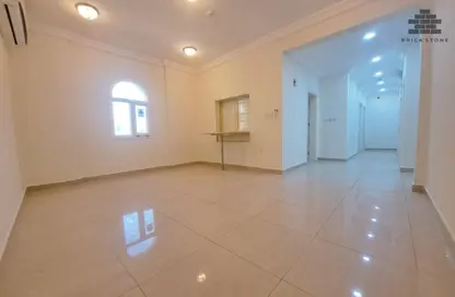 Apartment - 2 Bedrooms - 2 Bathrooms for rent in Al Sadd Road - Al Sadd - Doha