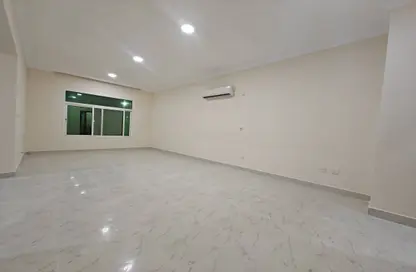 Compound - 4 Bedrooms - 4 Bathrooms for rent in Souk Al gharaffa - Al Gharrafa - Doha