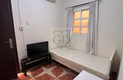 Apartment - 1 Bathroom for rent in Duhail Villas - Al Duhail - Doha