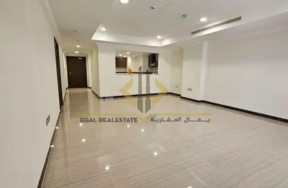 Apartment - 1 Bedroom - 2 Bathrooms for rent in East Porto Drive - Porto Arabia - The Pearl Island - Doha
