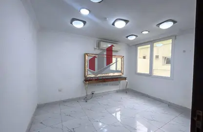 فيلا - 6 غرف نوم - 5 حمامات للايجار في فلل الدحيل - الدحيل - الدوحة