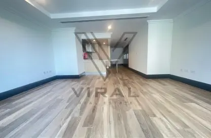 Apartment - Studio - 1 Bathroom for rent in Viva West - Viva Bahriyah - The Pearl Island - Doha