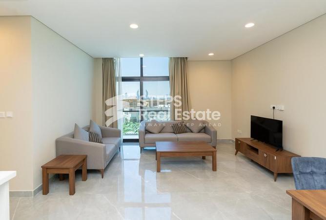 932343 - Property Image 2