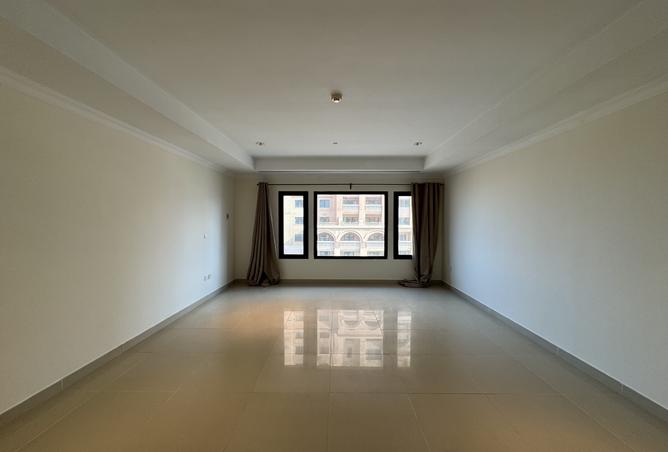 1000411 - Property Image 3