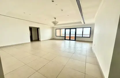 Apartment - 3 Bedrooms - 4 Bathrooms for rent in East Porto Drive - Porto Arabia - The Pearl Island - Doha
