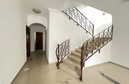 مجمع سكني - 5 غرف نوم - 5 حمامات للايجار في النعيجة - الدوحة