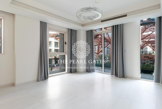 990463 - Property Image 3