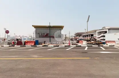 محل تجاري - استوديو للايجار في شارع النعيجة - غرب الهلال - الهلال - الدوحة