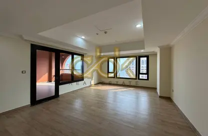 Apartment - 2 Bedrooms - 3 Bathrooms for rent in East Porto Drive - Porto Arabia - The Pearl Island - Doha