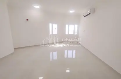 Apartment - 2 Bedrooms - 2 Bathrooms for rent in Kulaib Street - Kulaib Street - Doha
