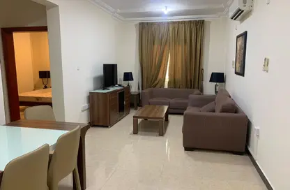 Apartment - 1 Bedroom - 1 Bathroom for rent in Umm Ghuwailina 4 - Umm Ghuwailina - Doha