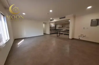 شقة - 3 غرف نوم - 2 حمامات للايجار في 28  نجمة - شارع ابن درهم - نجمة - الدوحة