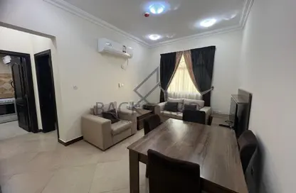 Apartment - 1 Bedroom - 1 Bathroom for rent in Umm Ghwailina Comm - Umm Ghuwalina - Umm Ghuwailina - Doha