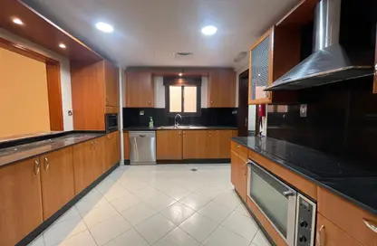 مجمع سكني - 3 غرف نوم - 4 حمامات للايجار في شارع عقبة بن نافع - طريق المطار القديم - الدوحة