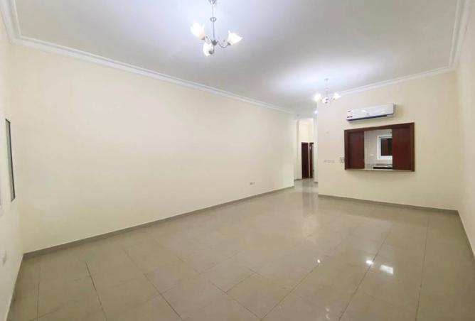 983172 - Property Image 2