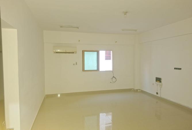 985581 - Property Image 2