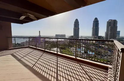 Apartment - 2 Bedrooms - 3 Bathrooms for sale in Tower 7 (Ferrari Tower) - Porto Arabia - The Pearl Island - Doha