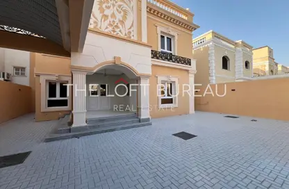 فيلا - 5 غرف نوم - 7 حمامات للايجار في 871 شارع - جنوب الدحيل - الدحيل - الدوحة