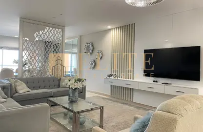 Apartment - 3 Bedrooms - 4 Bathrooms for rent in Viva West - Viva Bahriyah - The Pearl Island - Doha