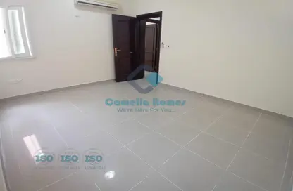 مجمع سكني - 4 غرف نوم - 4 حمامات للايجار في شارع ام السنيم - عين خالد - الدوحة