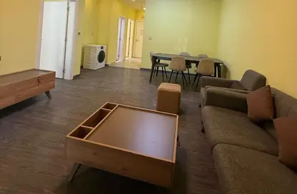 شقة - غرفة نوم - 1 حمام للايجار في شارع ثابت بن زايد - المنصورة - الدوحة