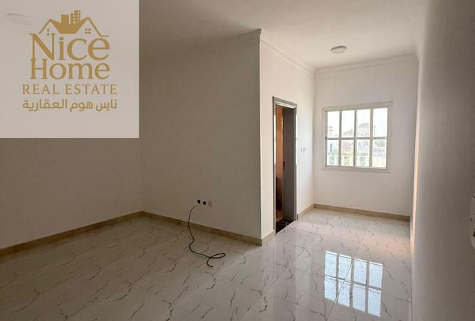 909714 - Property Image 3