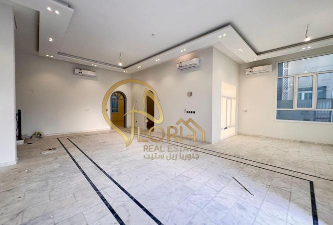 951083 - Property Image 2