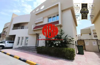 فيلا - 3 غرف نوم - 5 حمامات للايجار في شارع الدانة - مريخ - المريخ - الدوحة