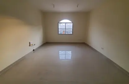 Apartment - 2 Bedrooms - 2 Bathrooms for rent in Al Nasr Street - Al Nasr - Doha