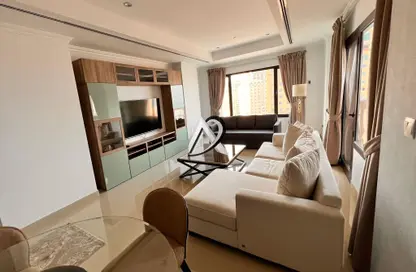 Apartment - 2 Bedrooms - 2 Bathrooms for rent in Tower 18 - Porto Arabia - The Pearl Island - Doha