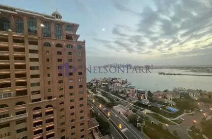 Apartment - 3 Bedrooms - 4 Bathrooms for sale in Tower 4 - Porto Arabia - The Pearl Island - Doha