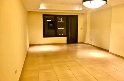 Apartment - 1 Bedroom - 2 Bathrooms for rent in East Porto Drive - Porto Arabia - The Pearl Island - Doha