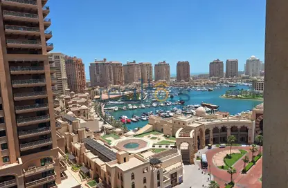 Apartment - 2 Bedrooms - 3 Bathrooms for rent in Tower 6 - Porto Arabia - The Pearl Island - Doha