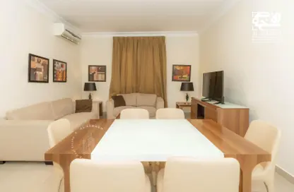 صورة لـ غرفة المعيشة / غرفة الطعام شقة - 3 غرف نوم - 3 حمامات للايجار في سكن الخليج 17 - الخليج ريزيدنس - أم غويلينا - الدوحة ، صورة رقم 1