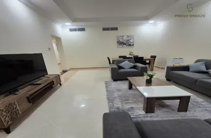 Apartment - 2 Bedrooms - 2 Bathrooms for rent in Al Sadd Road - Al Sadd - Doha