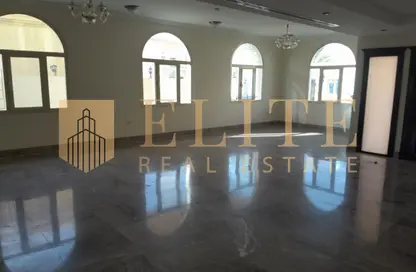شقة - 5 غرف نوم - 5 حمامات للايجار في مطار ريجنسي ريزيدنس - مطار ريجنسي ريزيدنس - طريق المطار القديم - الدوحة